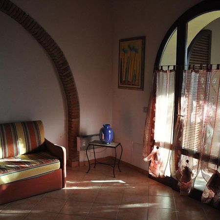 Monolocale Con Piscina S.Martino Apartman Riparbella Kültér fotó
